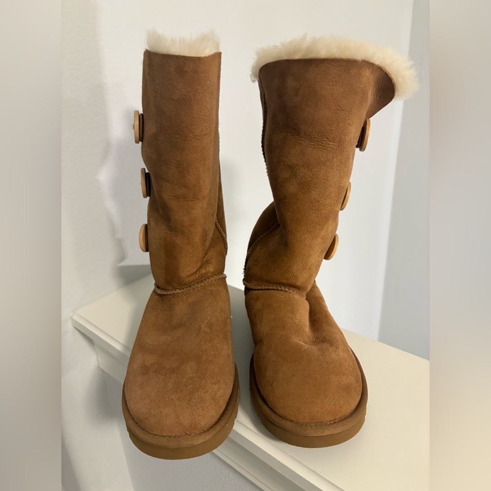 Ugg Bailey Button Tall Boots BRAND NEW - Picture 2 of 6